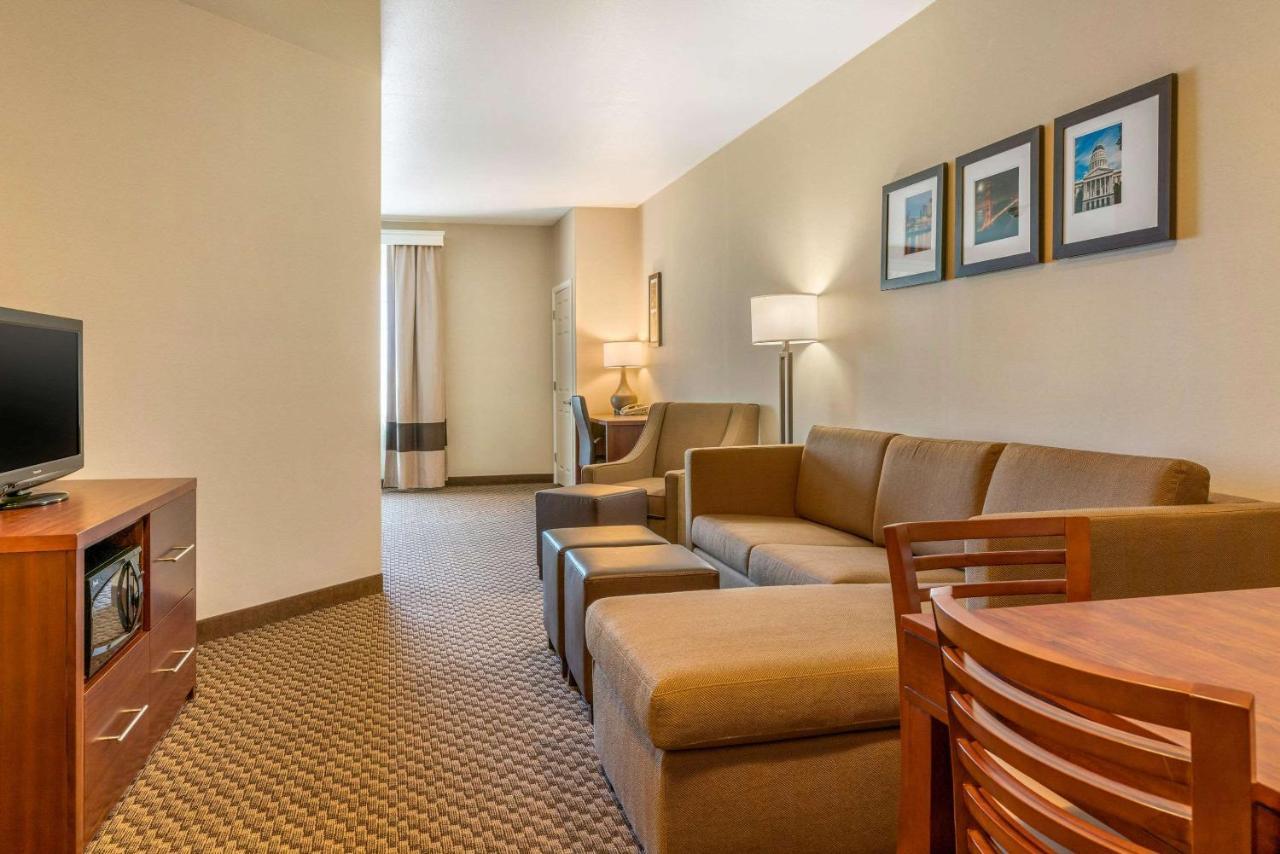 Comfort Inn & Suites Galt - Lodi North Extérieur photo