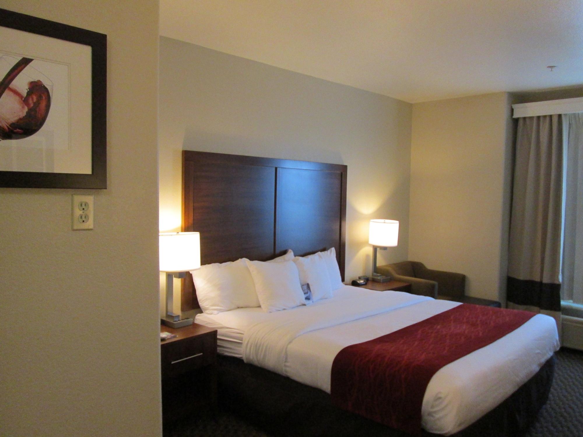 Comfort Inn & Suites Galt - Lodi North Extérieur photo
