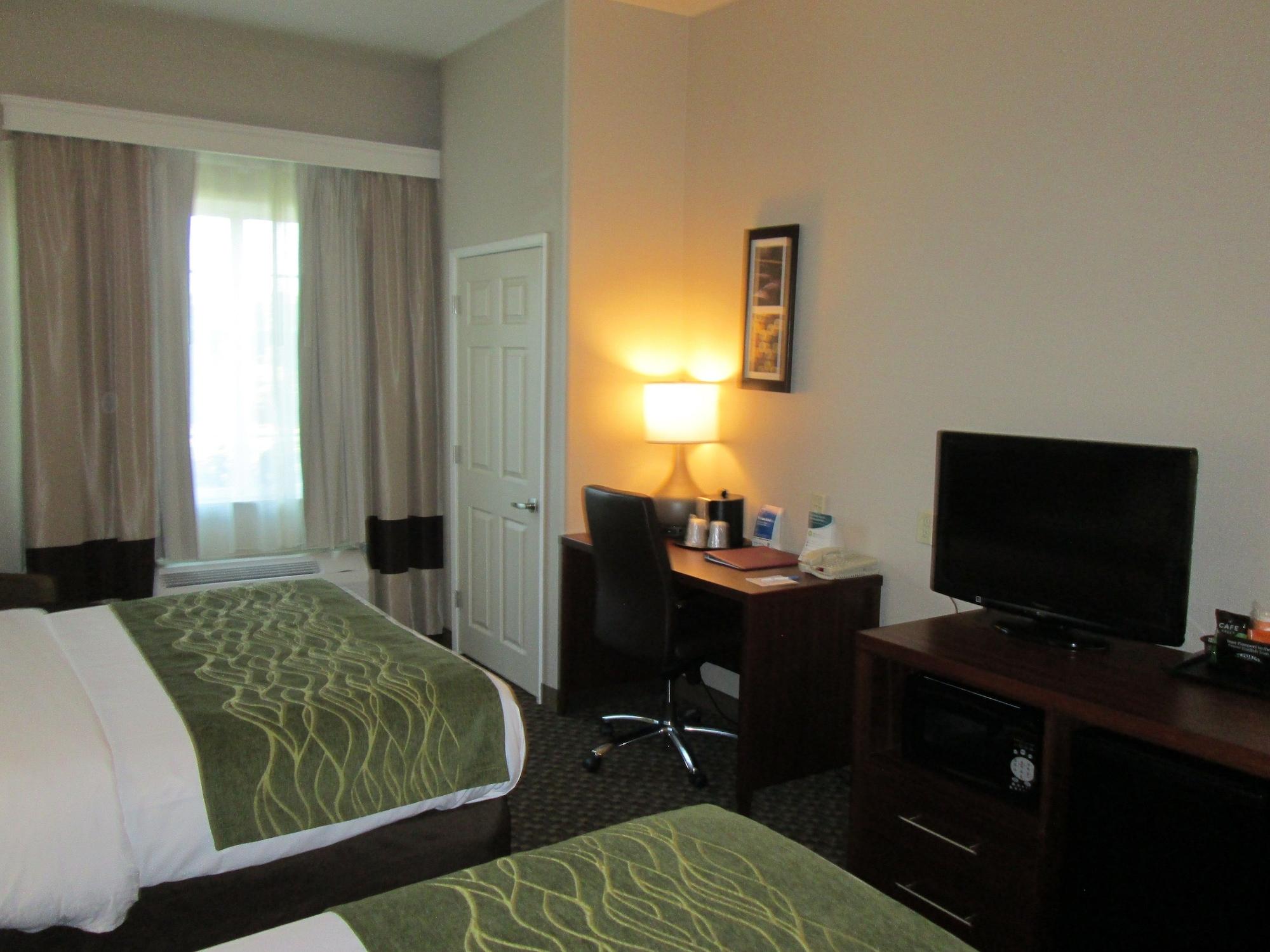 Comfort Inn & Suites Galt - Lodi North Extérieur photo