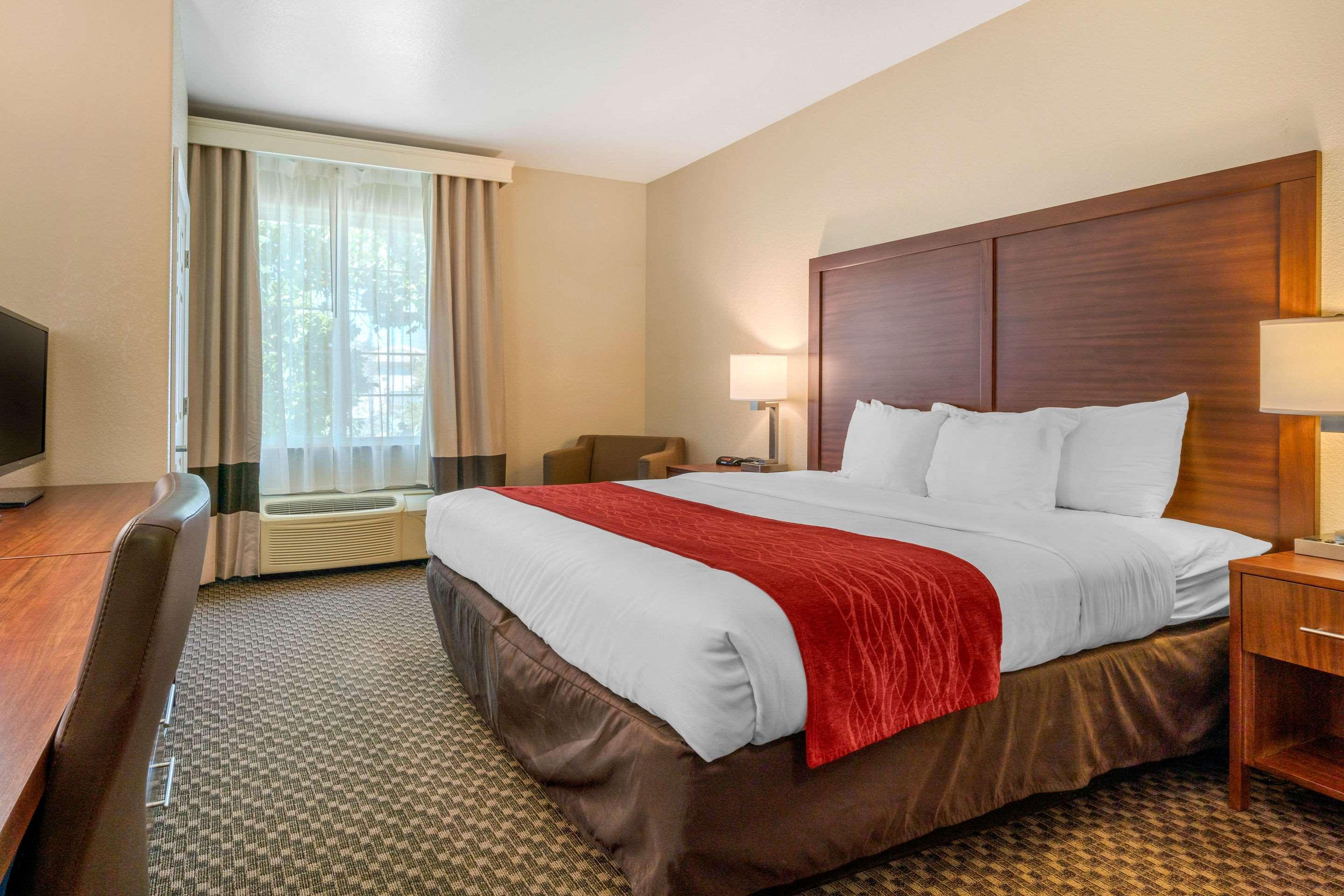 Comfort Inn & Suites Galt - Lodi North Extérieur photo