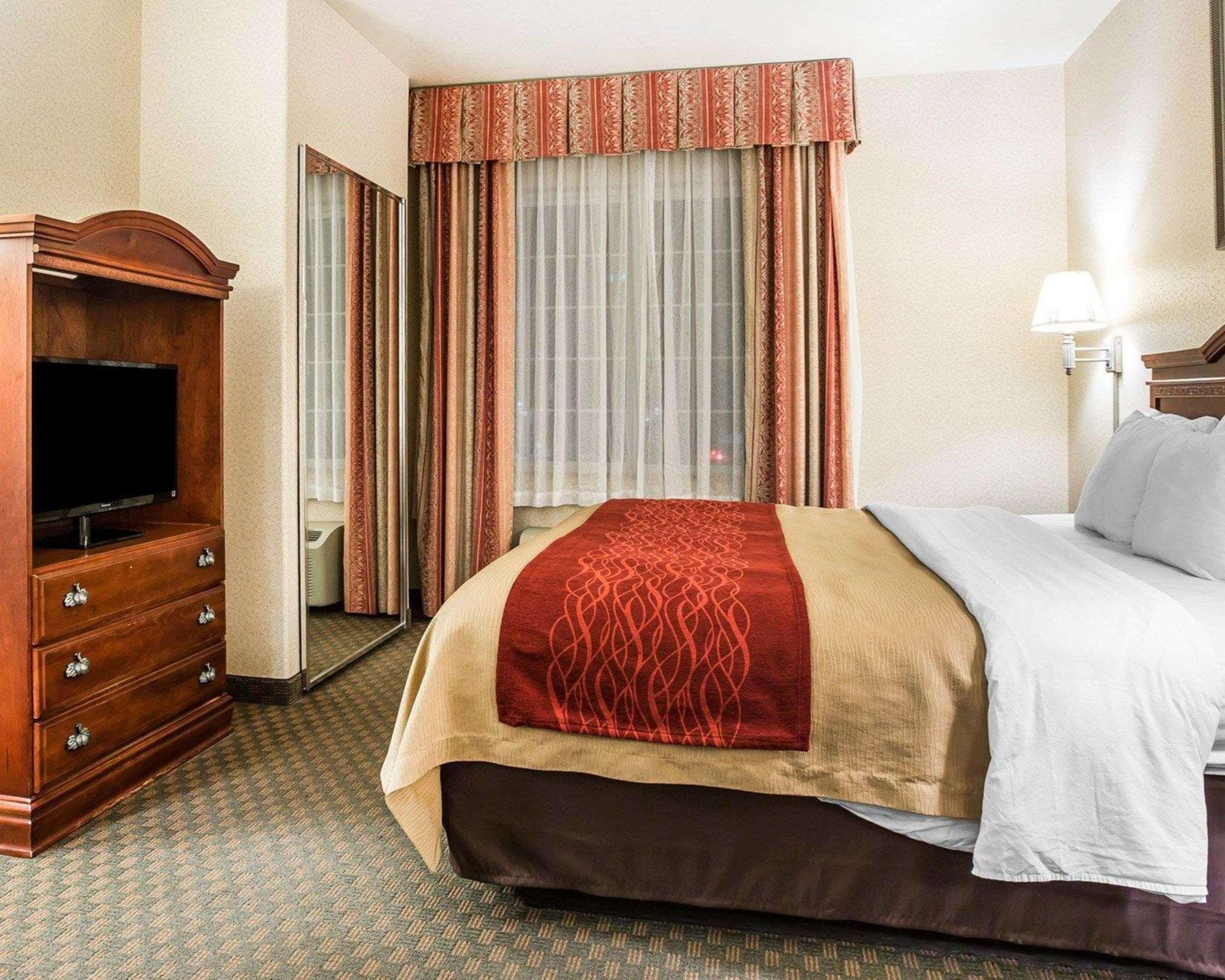 Comfort Inn & Suites Galt - Lodi North Extérieur photo