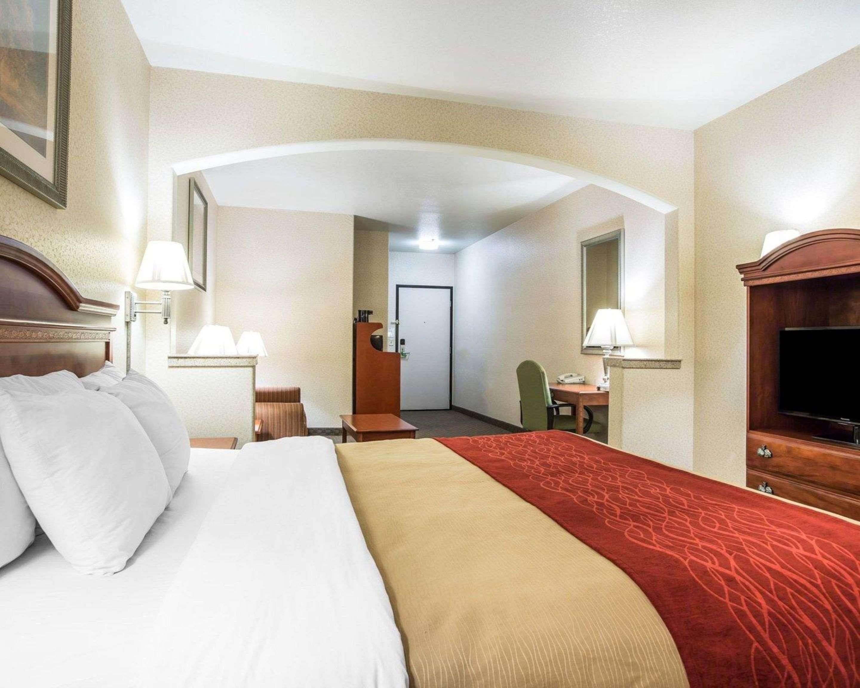 Comfort Inn & Suites Galt - Lodi North Extérieur photo