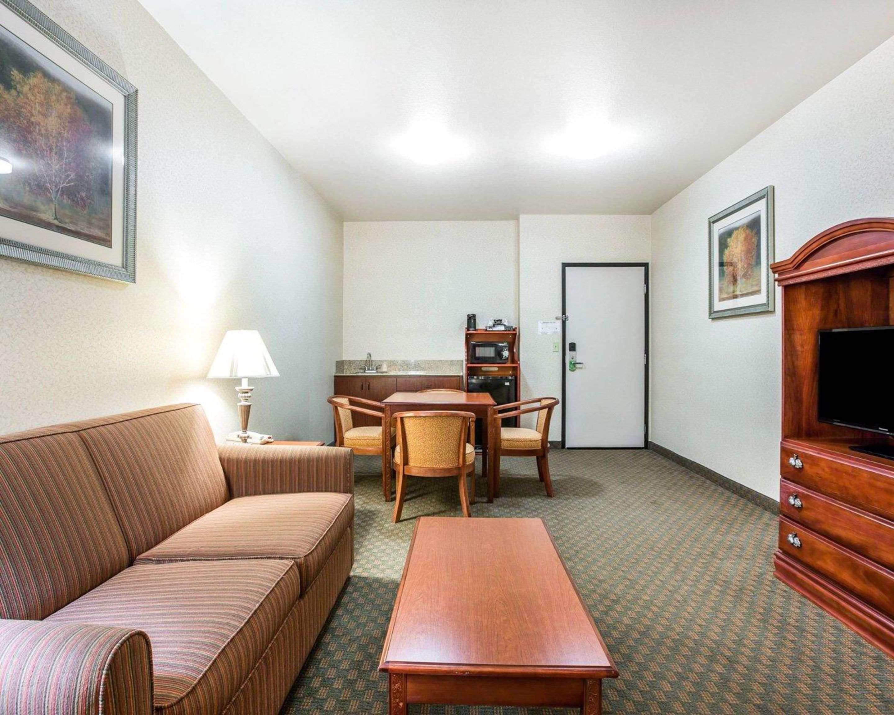 Comfort Inn & Suites Galt - Lodi North Extérieur photo