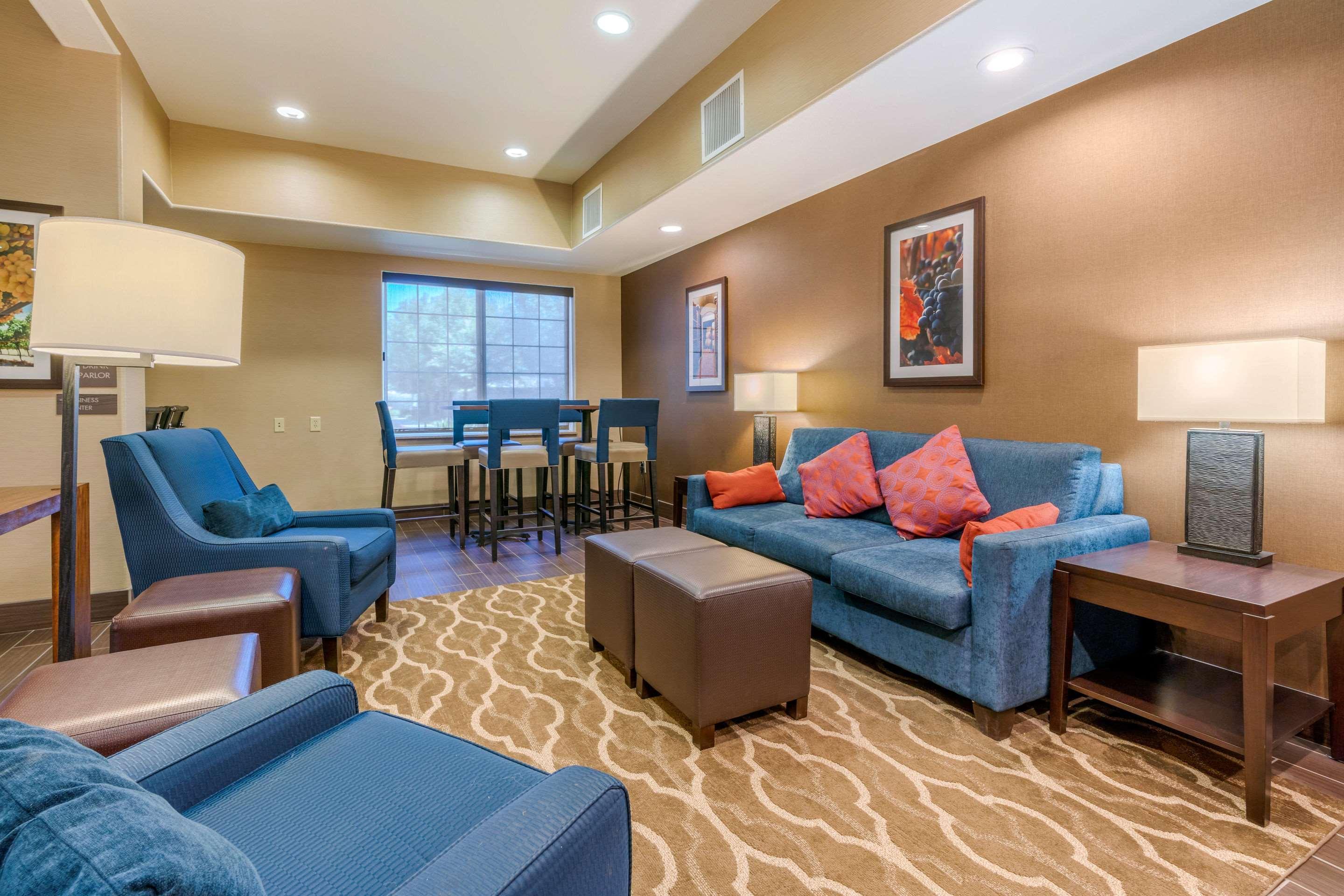 Comfort Inn & Suites Galt - Lodi North Extérieur photo