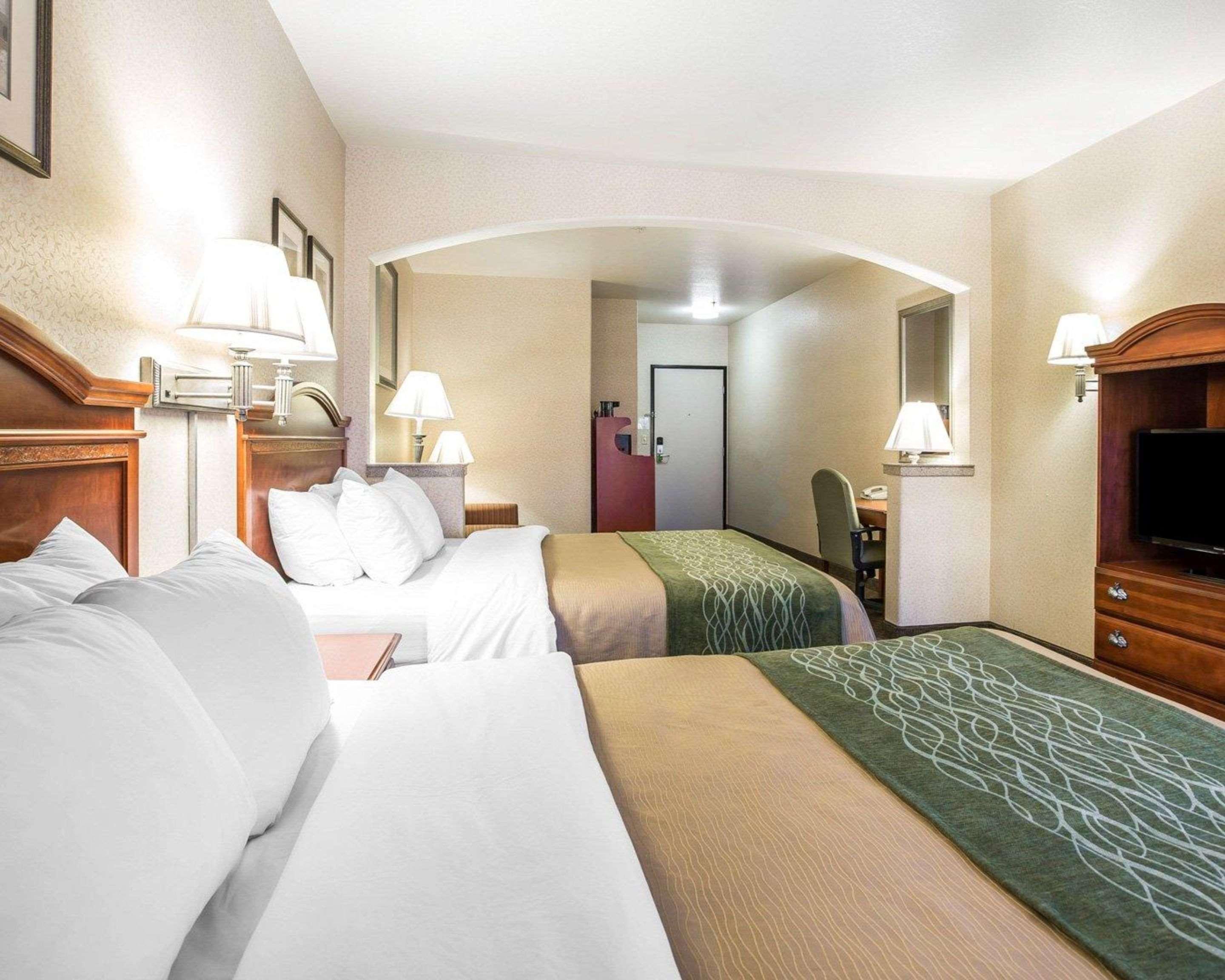 Comfort Inn & Suites Galt - Lodi North Extérieur photo