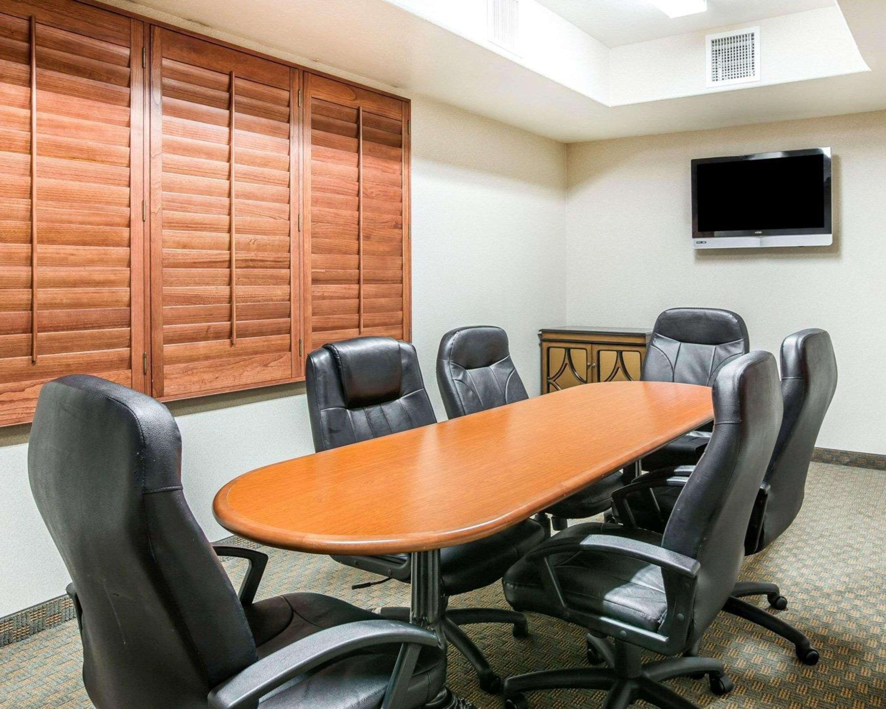 Comfort Inn & Suites Galt - Lodi North Extérieur photo