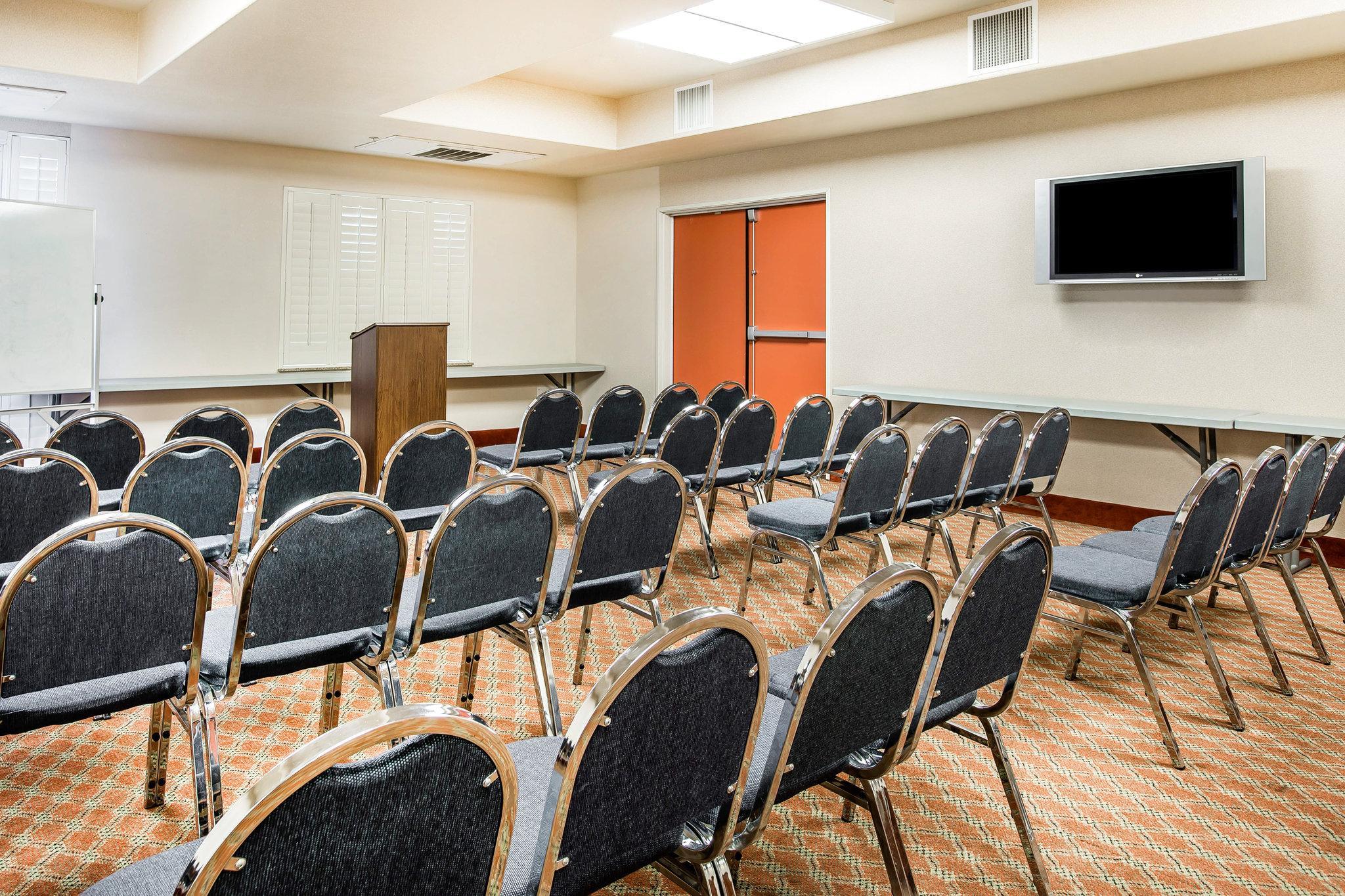 Comfort Inn & Suites Galt - Lodi North Extérieur photo