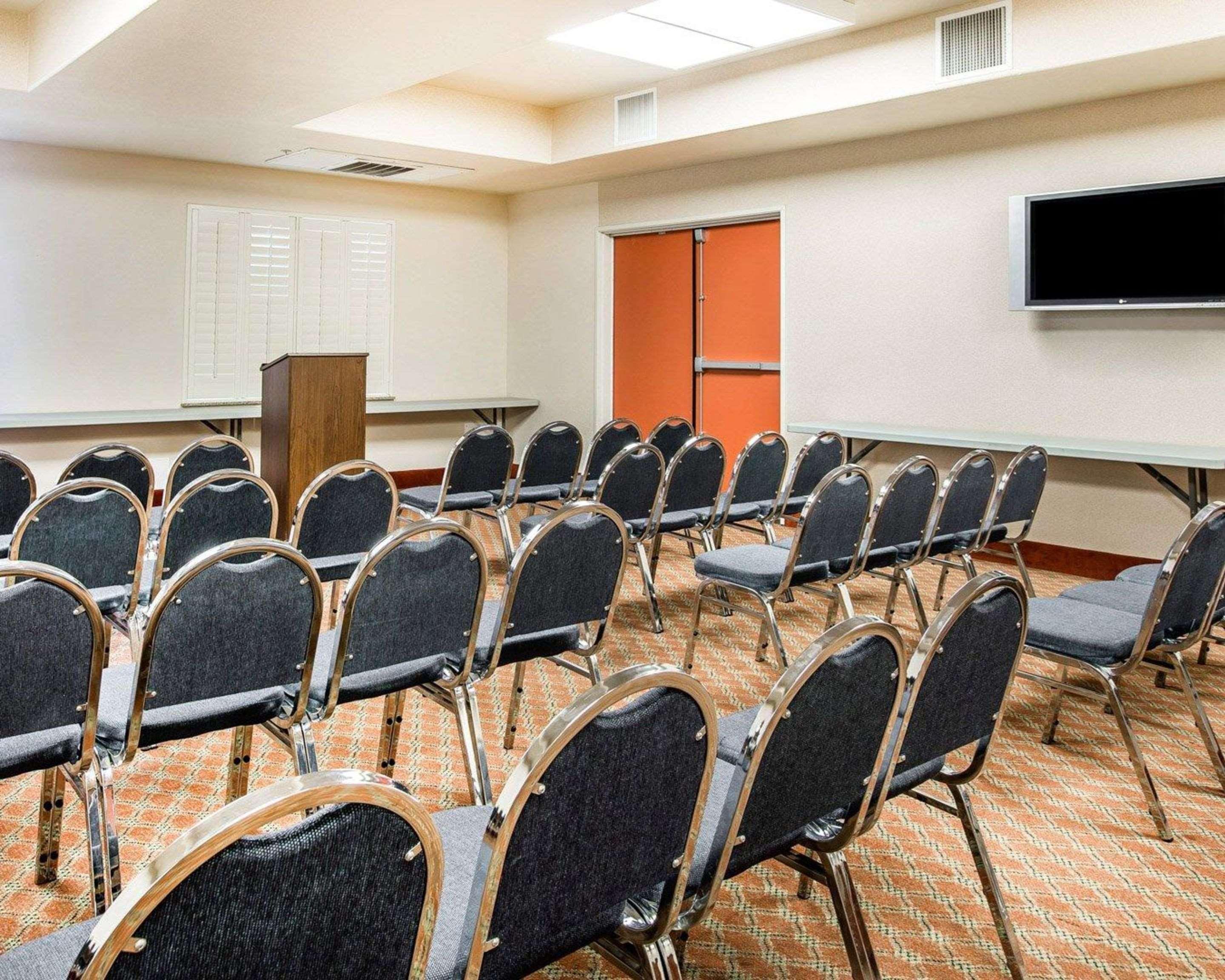 Comfort Inn & Suites Galt - Lodi North Extérieur photo