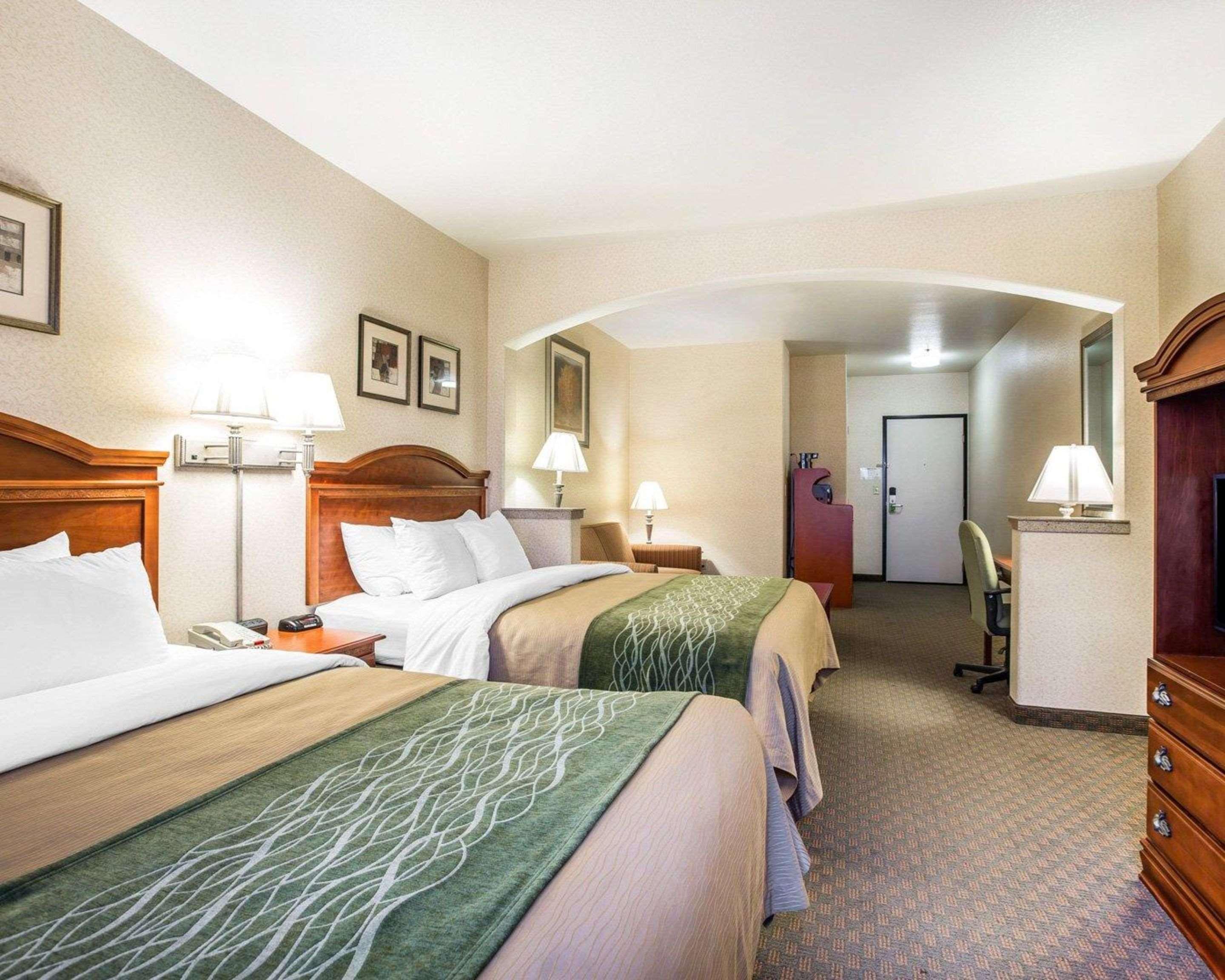 Comfort Inn & Suites Galt - Lodi North Extérieur photo