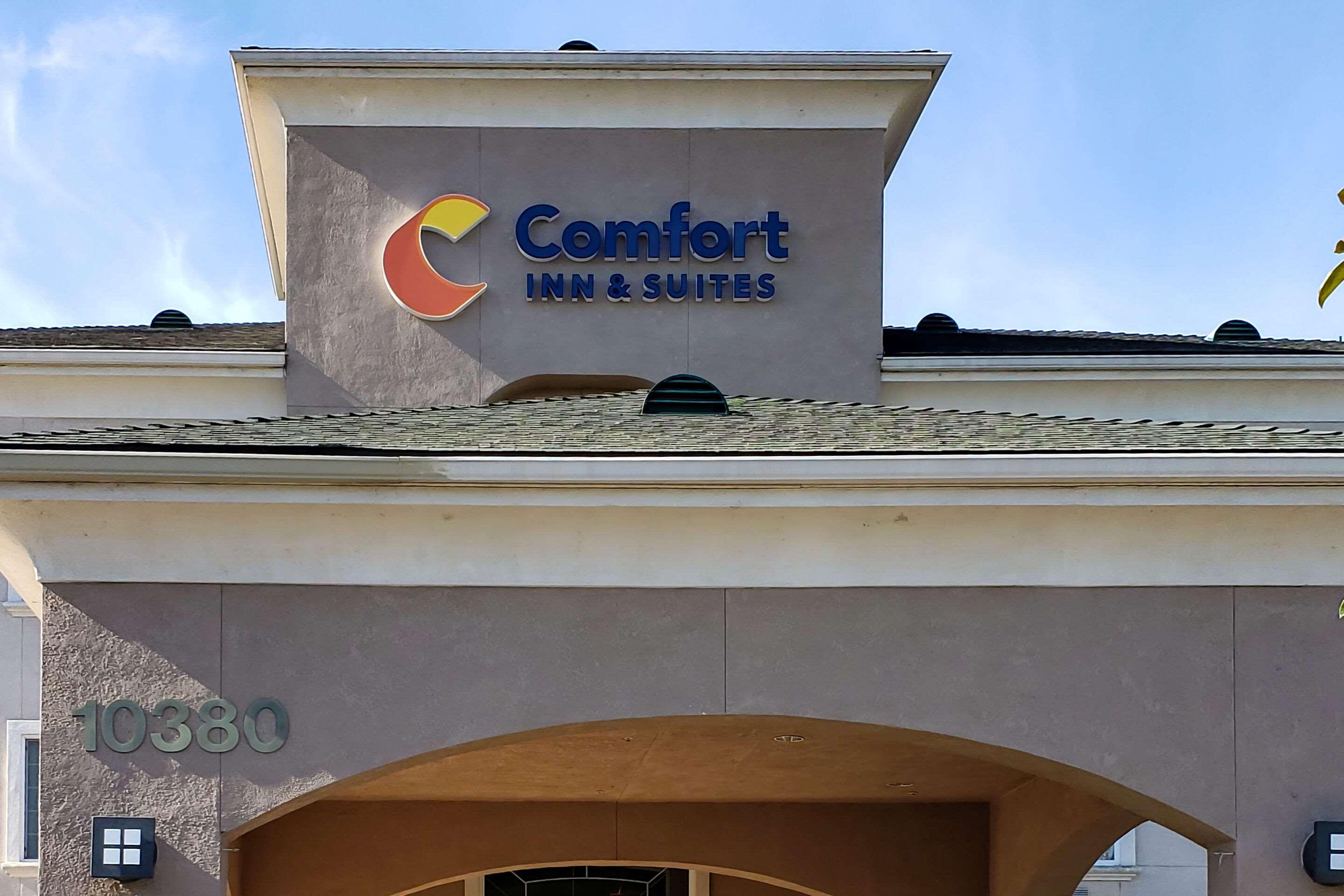 Comfort Inn & Suites Galt - Lodi North Extérieur photo