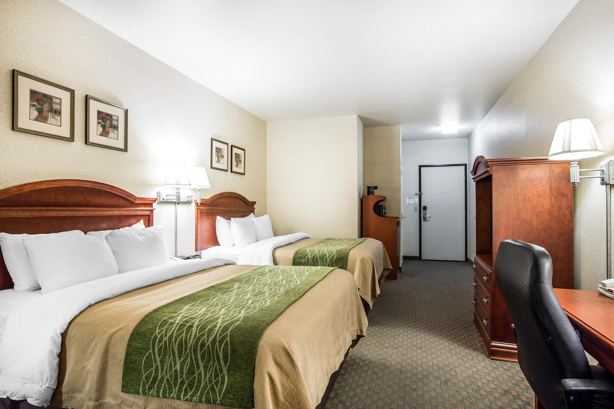 Comfort Inn & Suites Galt - Lodi North Extérieur photo