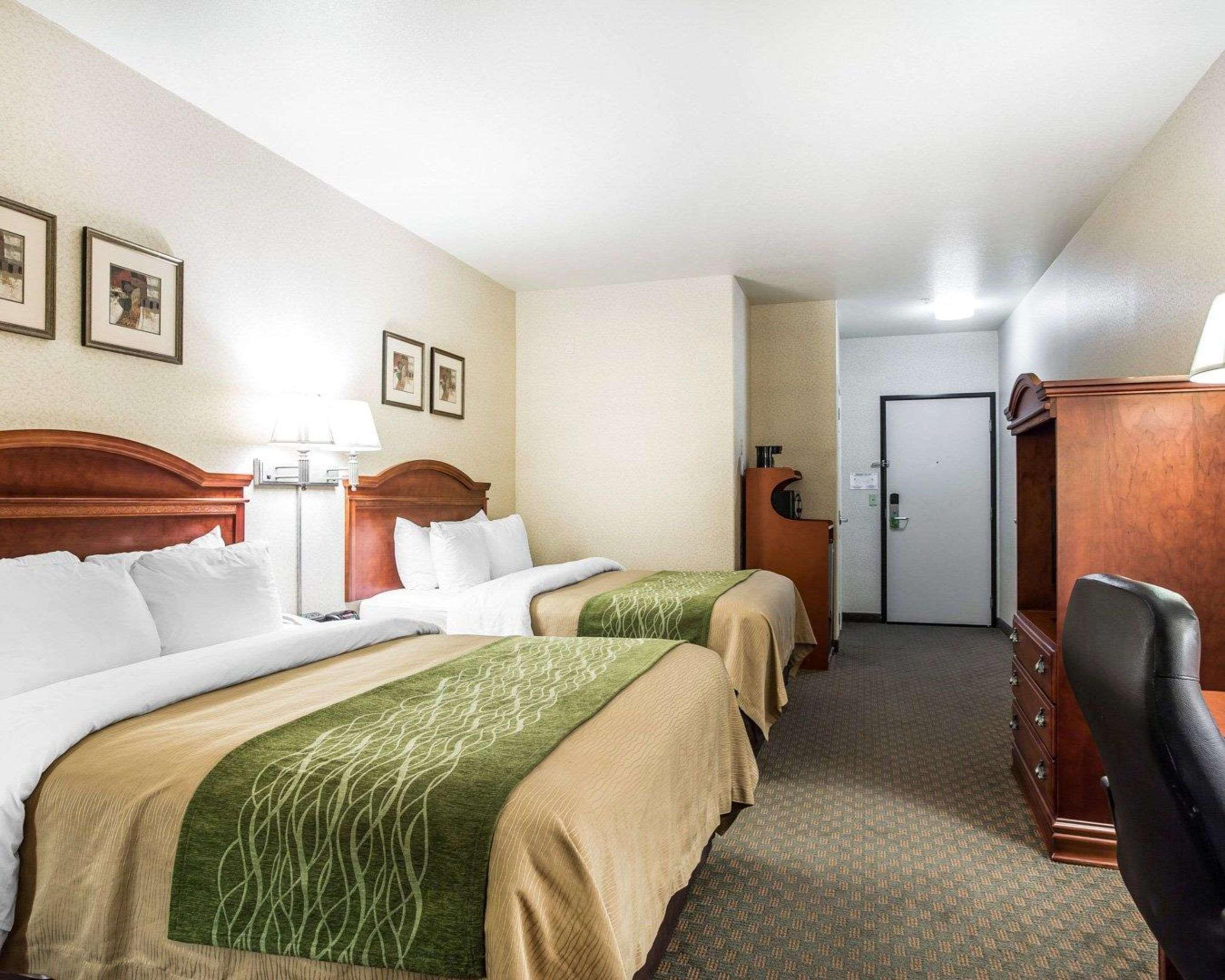 Comfort Inn & Suites Galt - Lodi North Extérieur photo