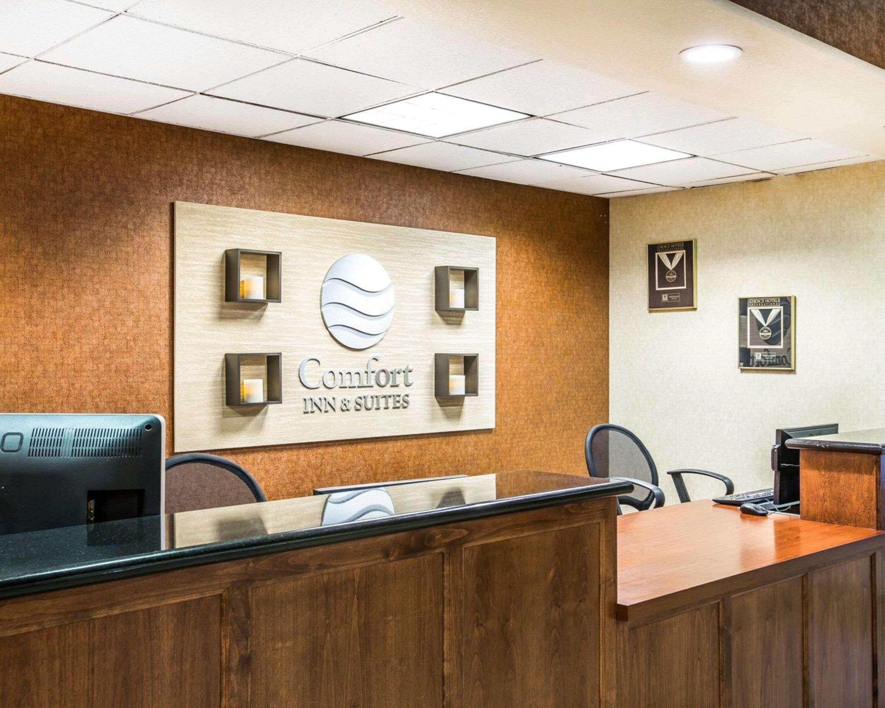 Comfort Inn & Suites Galt - Lodi North Extérieur photo