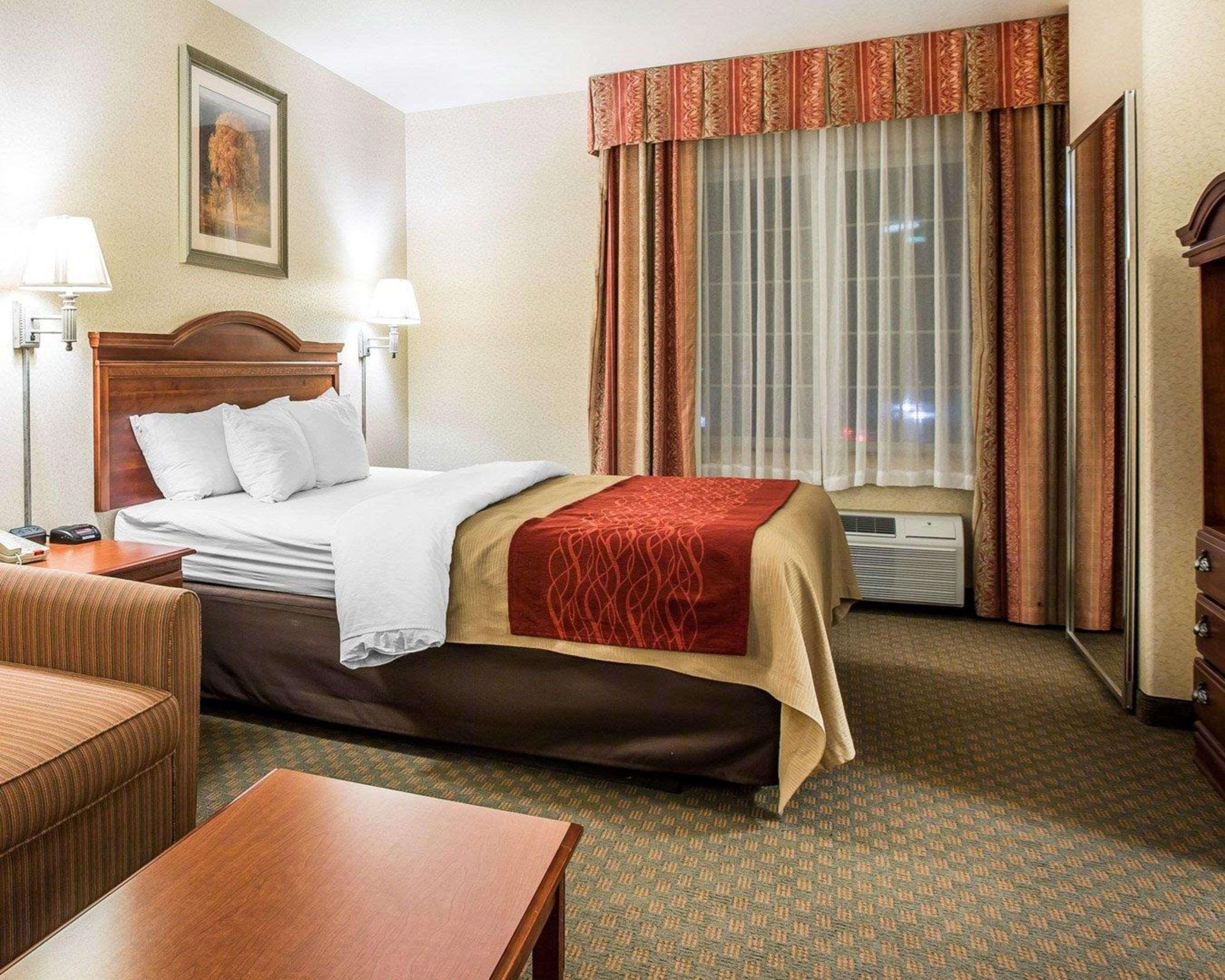 Comfort Inn & Suites Galt - Lodi North Extérieur photo
