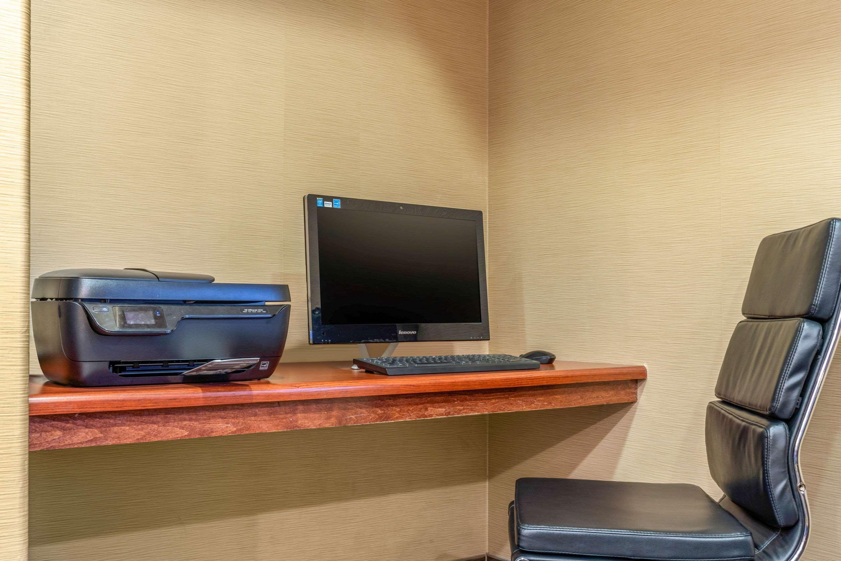 Comfort Inn & Suites Galt - Lodi North Extérieur photo