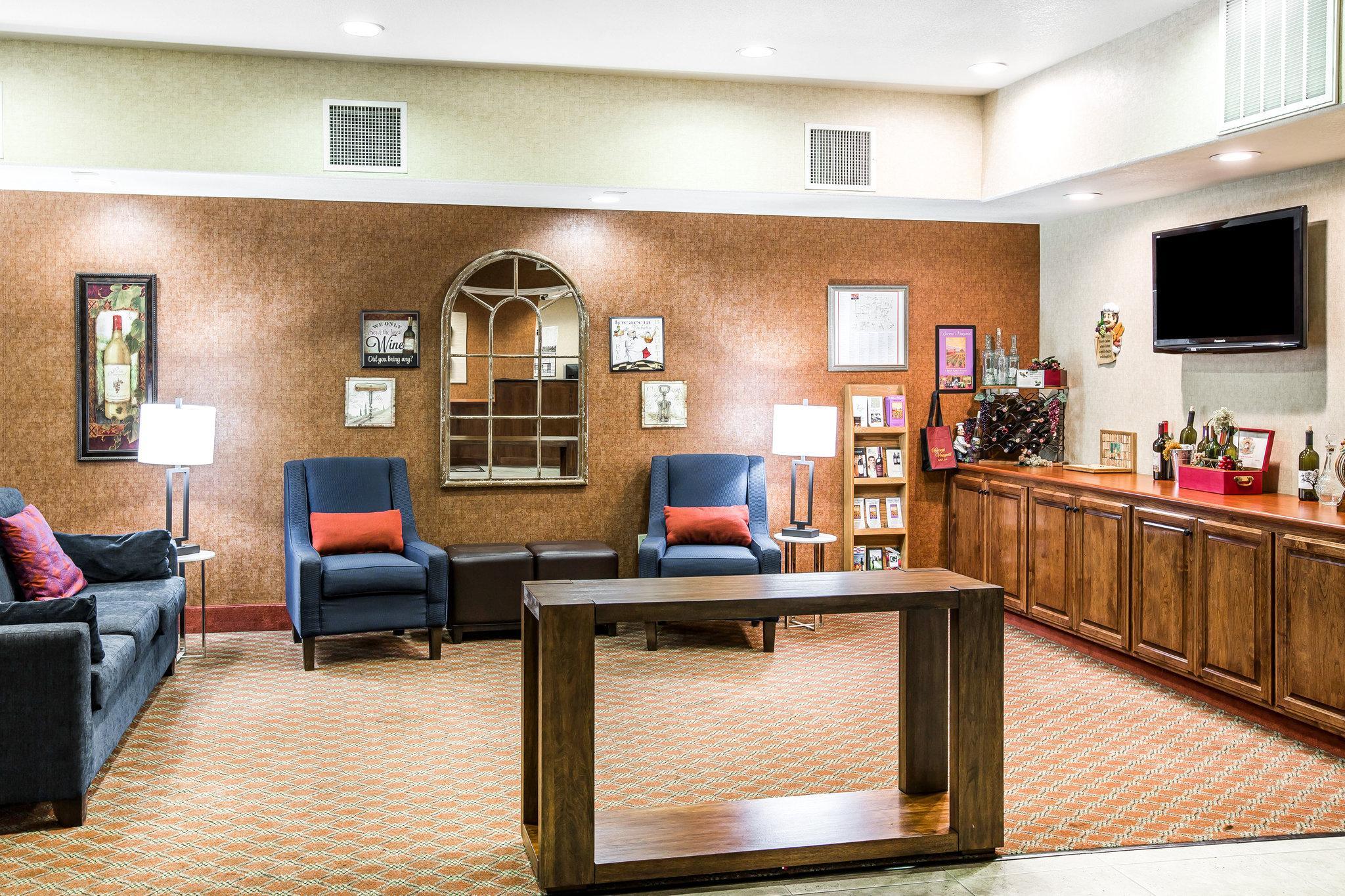 Comfort Inn & Suites Galt - Lodi North Extérieur photo