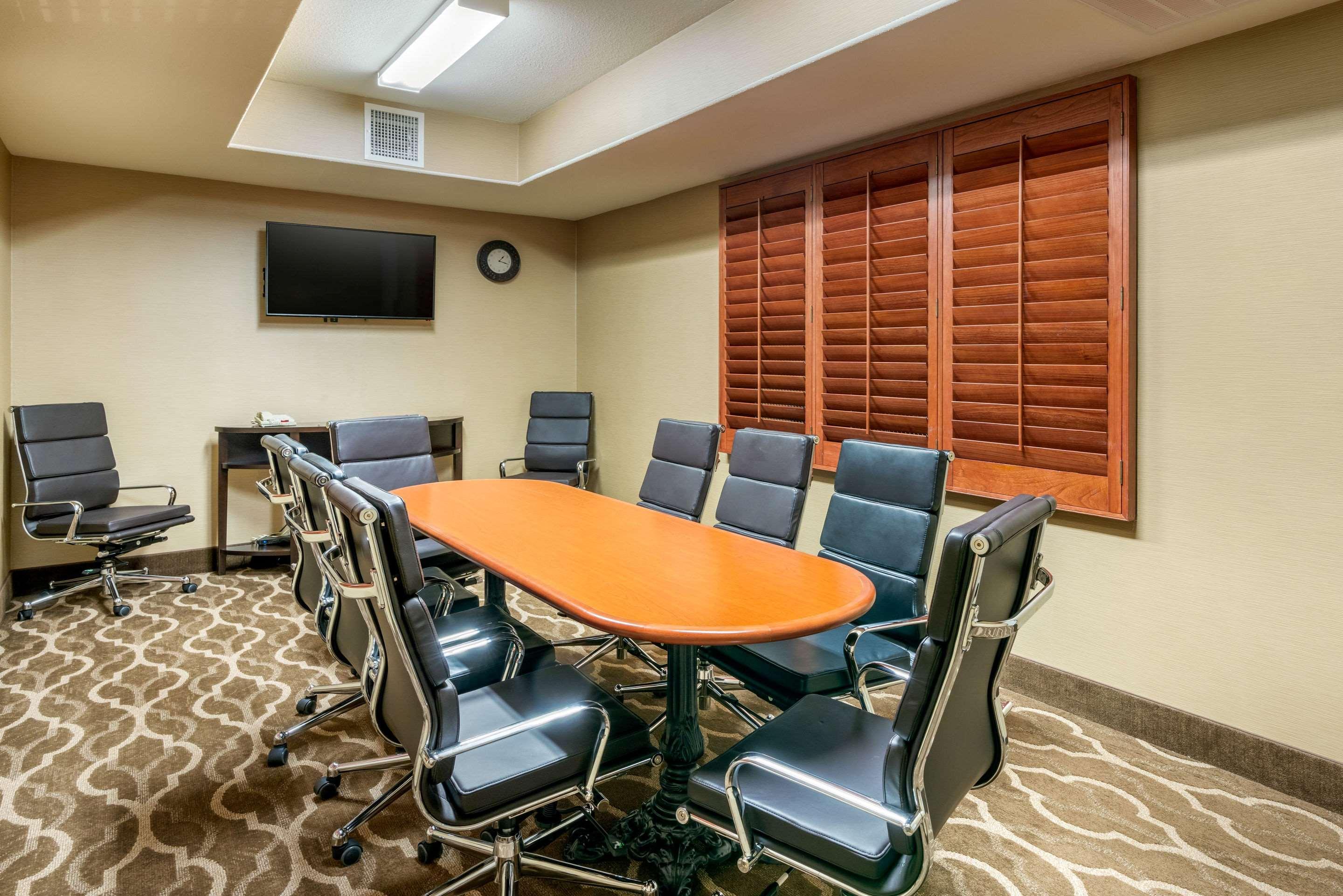 Comfort Inn & Suites Galt - Lodi North Extérieur photo