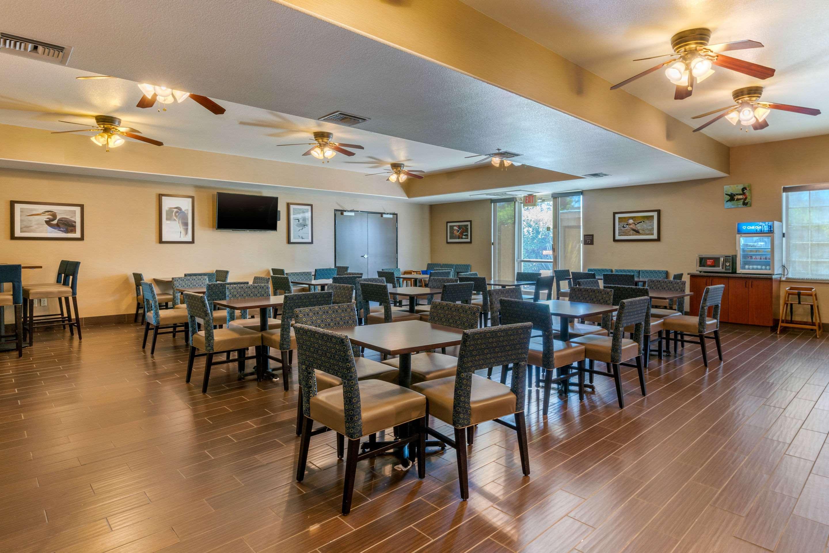 Comfort Inn & Suites Galt - Lodi North Extérieur photo